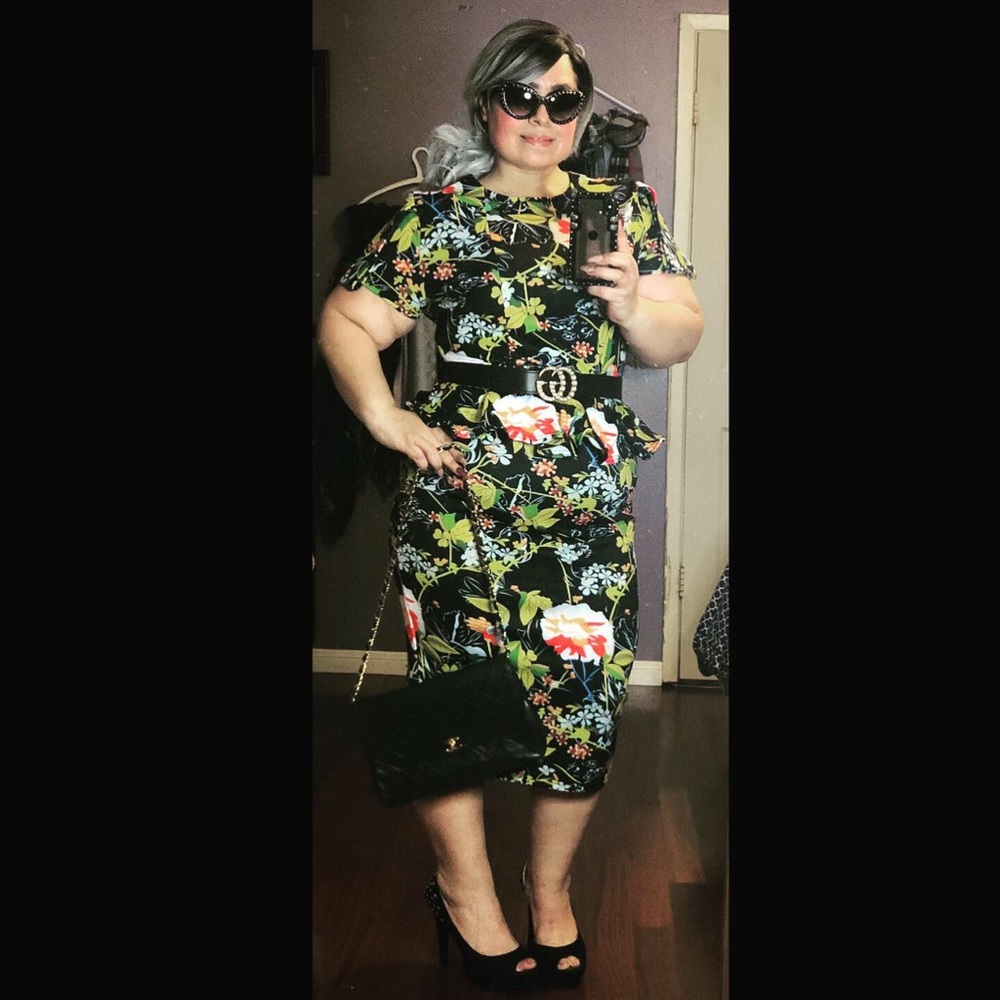 Peplum flowers/black